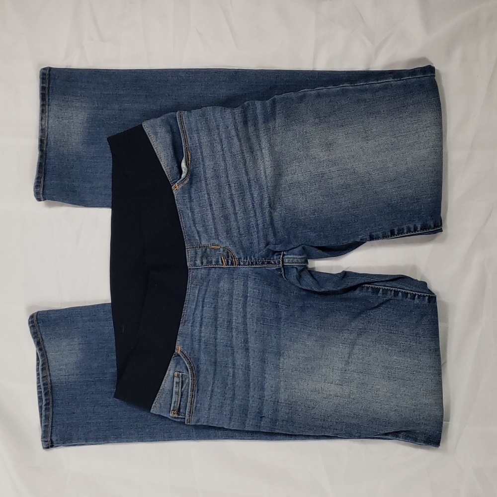 Liz Lange Maternity Jeans Size 4 Stretchy Light-Med Wash.